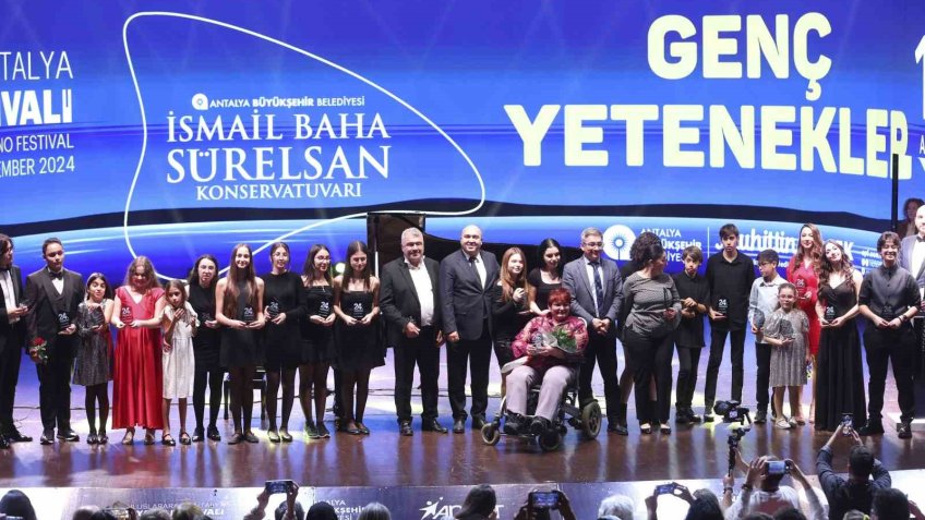 Piyano Festivali’nde sahne gençlerin