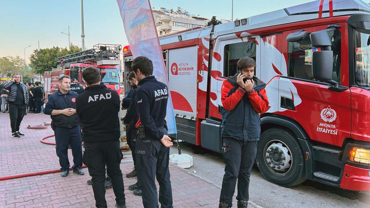 İş Merkezi'nde Çıkan Yangına Hızlı Müdahale