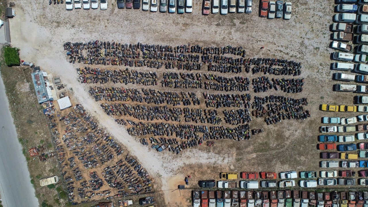 Antalya'daki yediemin otoparkları otomezarlığı'na döndü
