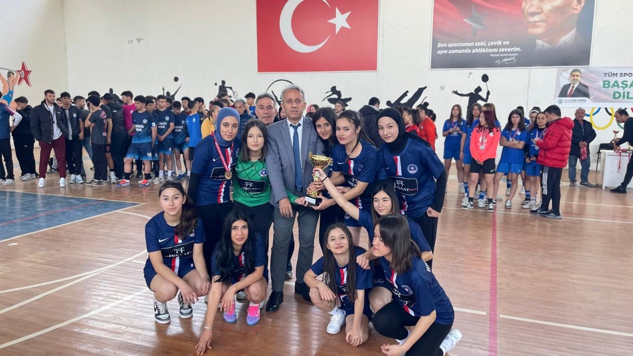 Serik'te futsal müsabakaları tamamlandı