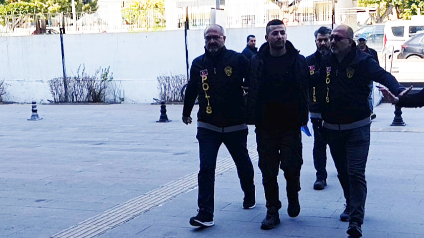 Antalya’da polisi karşısında görünce intihara kalkışan 35 yıl hapis cezası bulunan şüpheli yakalandı