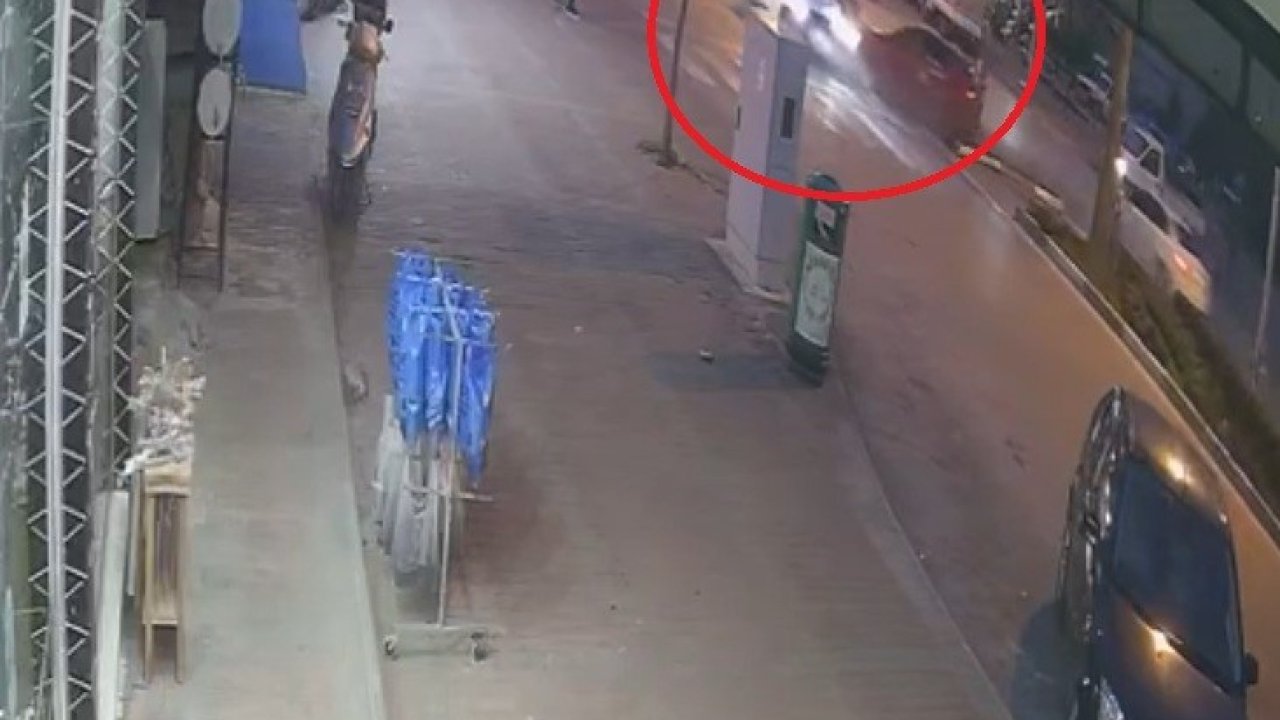 Antalya’da hafif ticari araçla otomobil çarpıştı: 3 yaralı