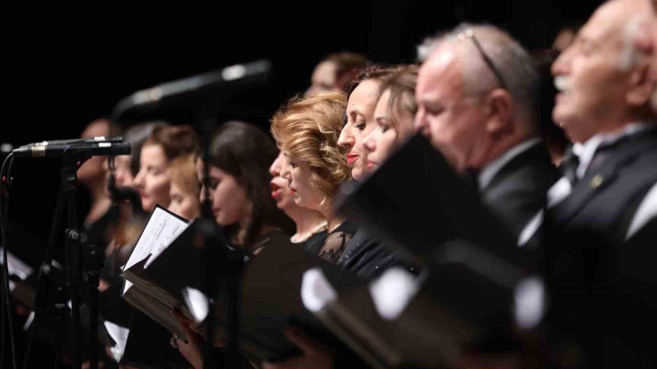 Antalya'da Ege Türküleri konseri ile müzik ziyafeti