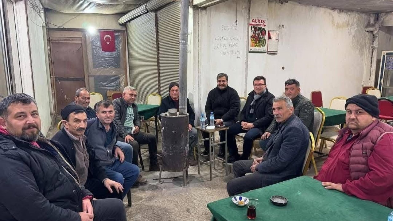 Antalya'da Serik Kaymakamı Şahin zirai don nöbeti tutan çiftçilerle sabahladı