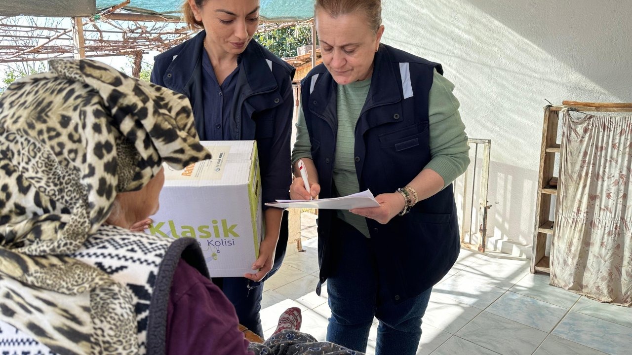 Serik Belediyesi'nden ramazan kolisi desteği