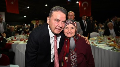 Başkan Böcek şehit yakınları ve gazi aileleriyle iftarda buluştu