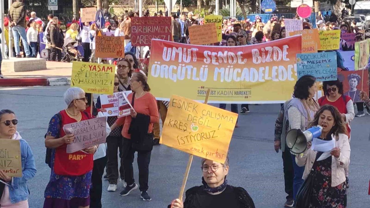 Antalya’da kadınlar 8 Mart için yürüdü