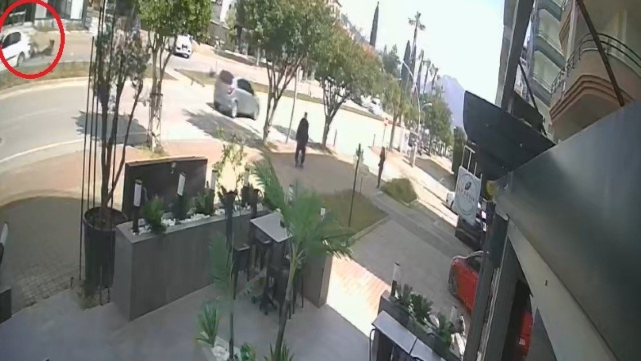 Antalya’da otomobille motosiklet çarpıştı: 2 yaralı