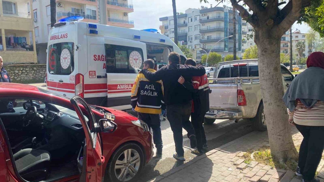 Gazipaşa’da motokurye kazada yaralandı
