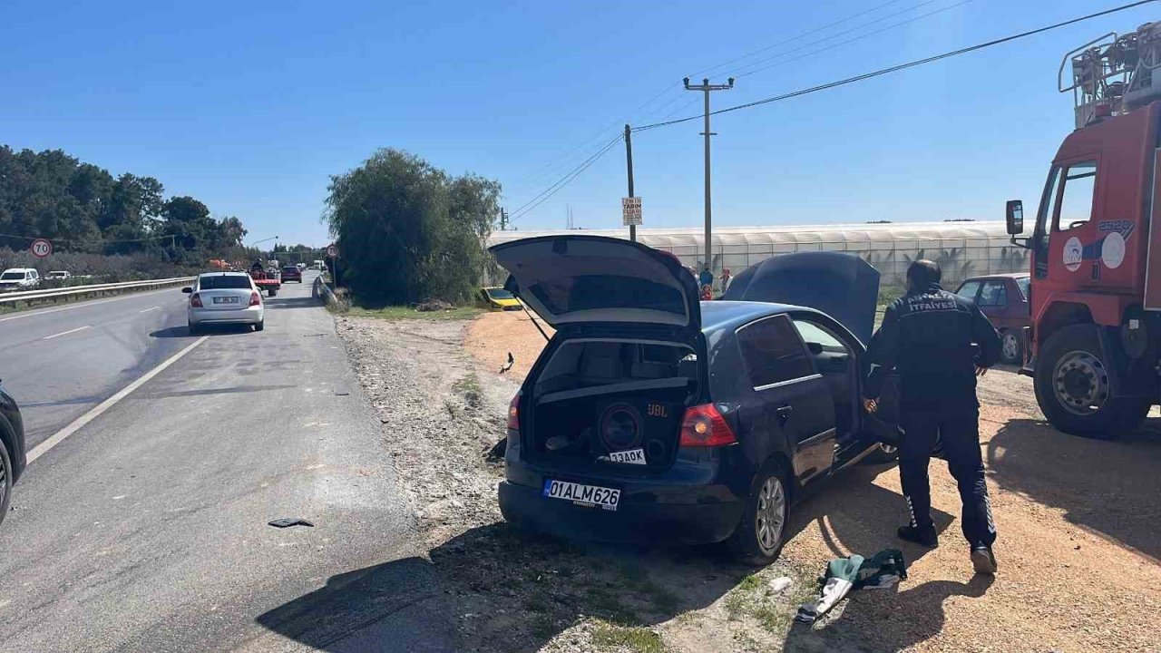 Manavgat’ta 3 aracın karıştığı zincirleme kazada 1 kişi yaralandı