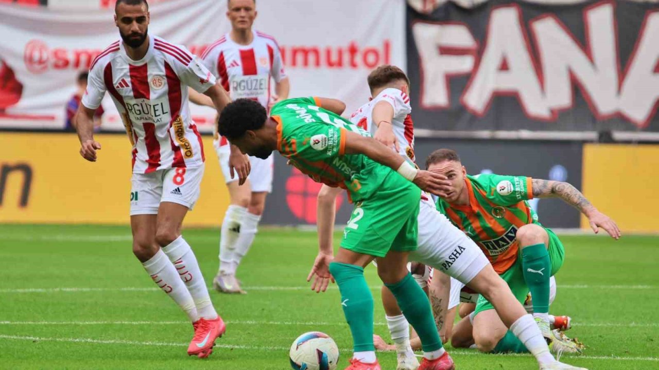 Trendyol Süper Lig: Antalyaspor: 2 - Alanyaspor: 1 (Maç sonucu)