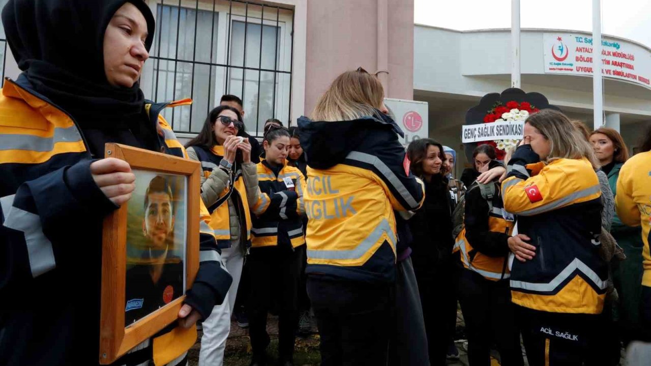 ‘Yok’ cevabını kabul etmeyen 4 kişi genç Paramediği hayattan kopardı