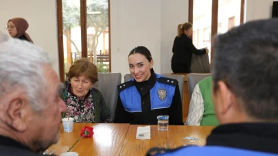 Antalya'da huzurevi sakinlerine bayram ziyareti
