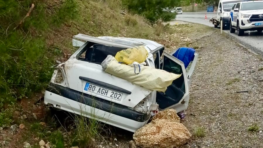 Antalya’da otomobil takla attı; 1 yaralı