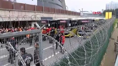 Galatasaray taraftarları derbi için Kadıköy'e hareket etti