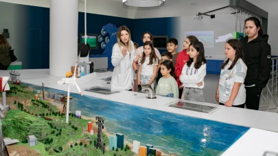 Çocuklar, İklim ve Çevre Bilim Merkezinde eğlenerek öğreniyor