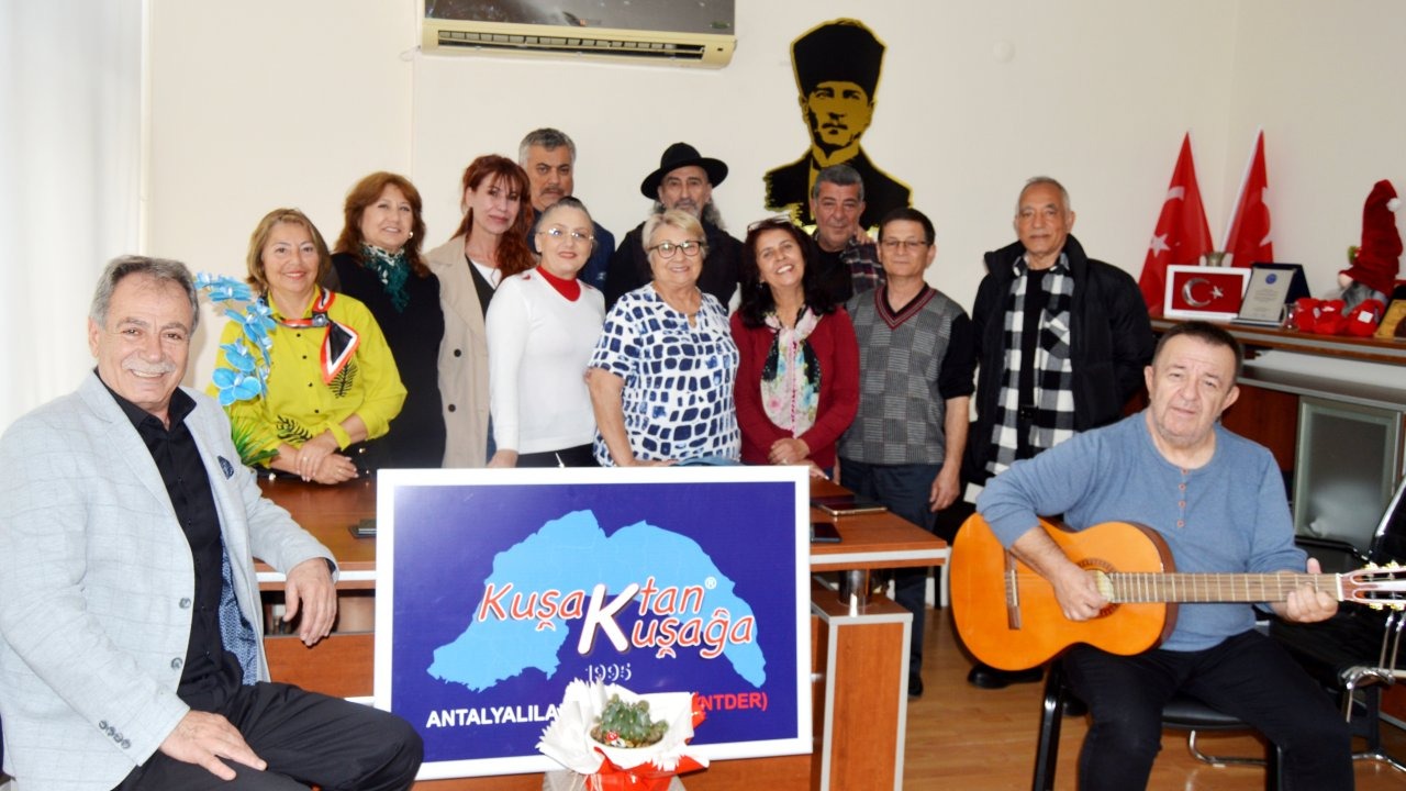 Antalya'da neşeli bayramlaşma