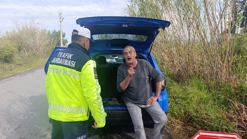 Antalya’da kaza yapan alkollü sürücü hakaret ve küfür yağdırdı