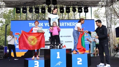 68 ülkeden 1800’ü yabancı,10 bin sporcu Runtalya’da koştu