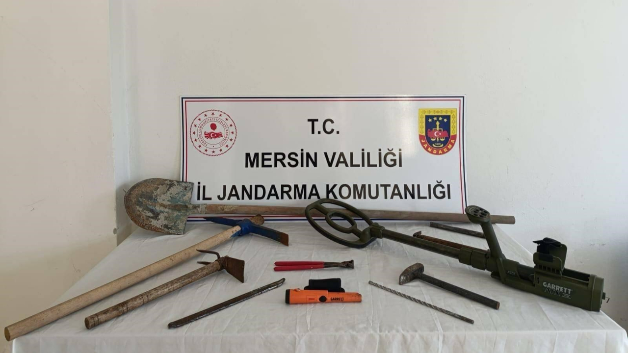 Mersin’de kaçak kazı yapan şüpheli suçüstü yakalandı