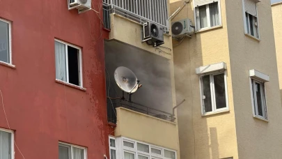 ANTALYA'da Balkondaki yangını itfaiye söndürdü