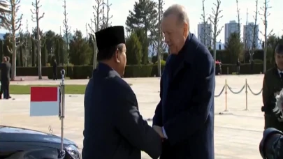 Cumhurbaşkanı Erdoğan, Endonezya Cumhurbaşkanı Subianto'yu resmi törenle karşıladı