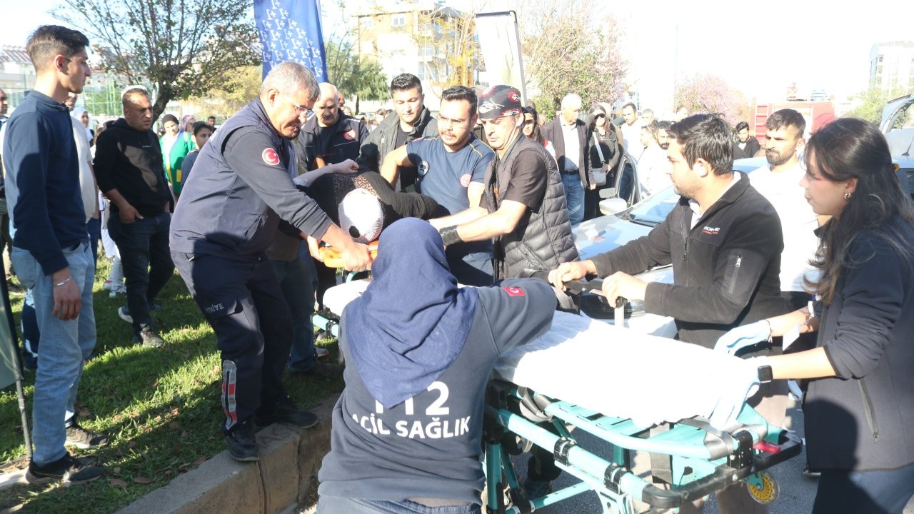 Sürücü kursu otomobiline arkadan çarptı: 3 yaralı