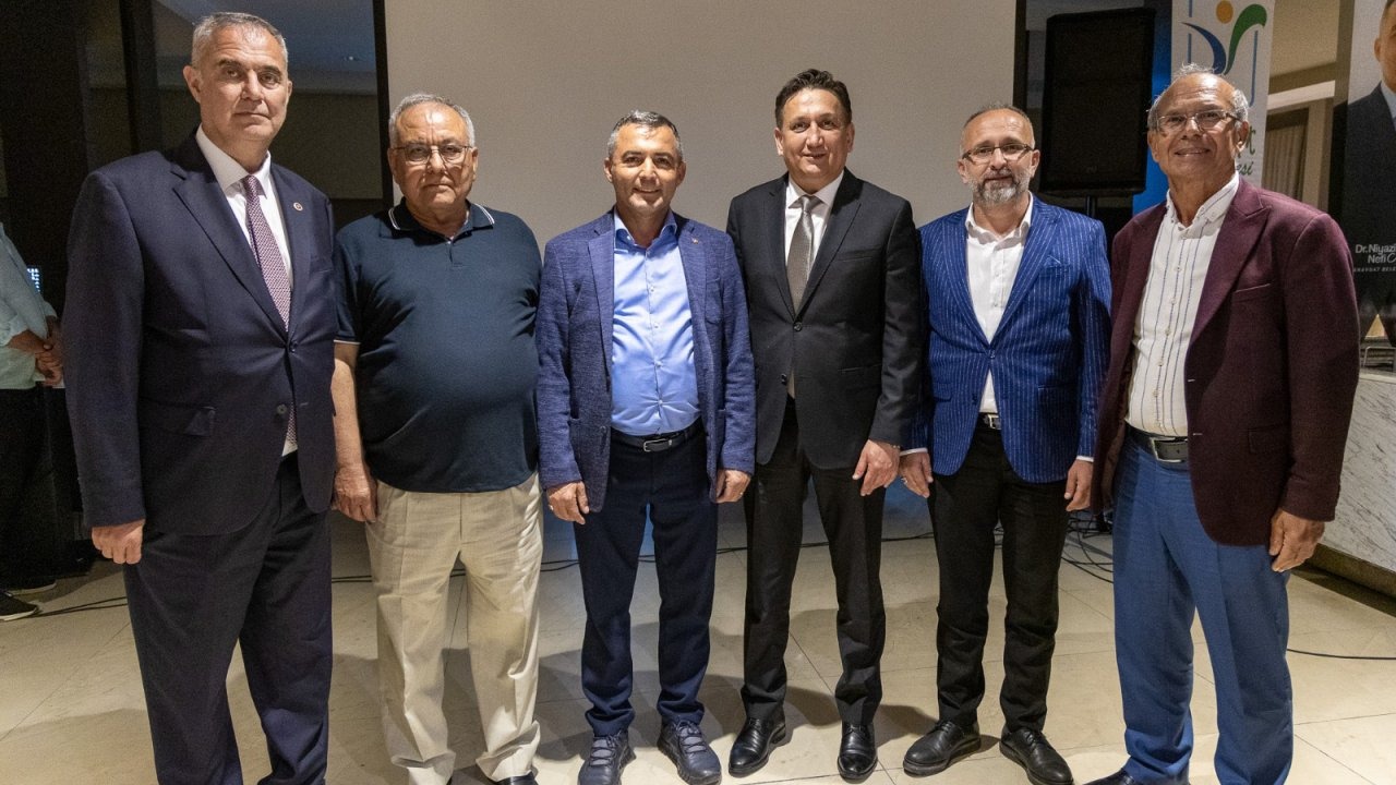Başkan Kara muhtarlarla bir araya geldi