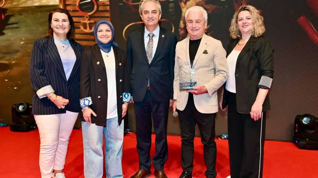 Finike Belediyesi'ne birincilik ödülü