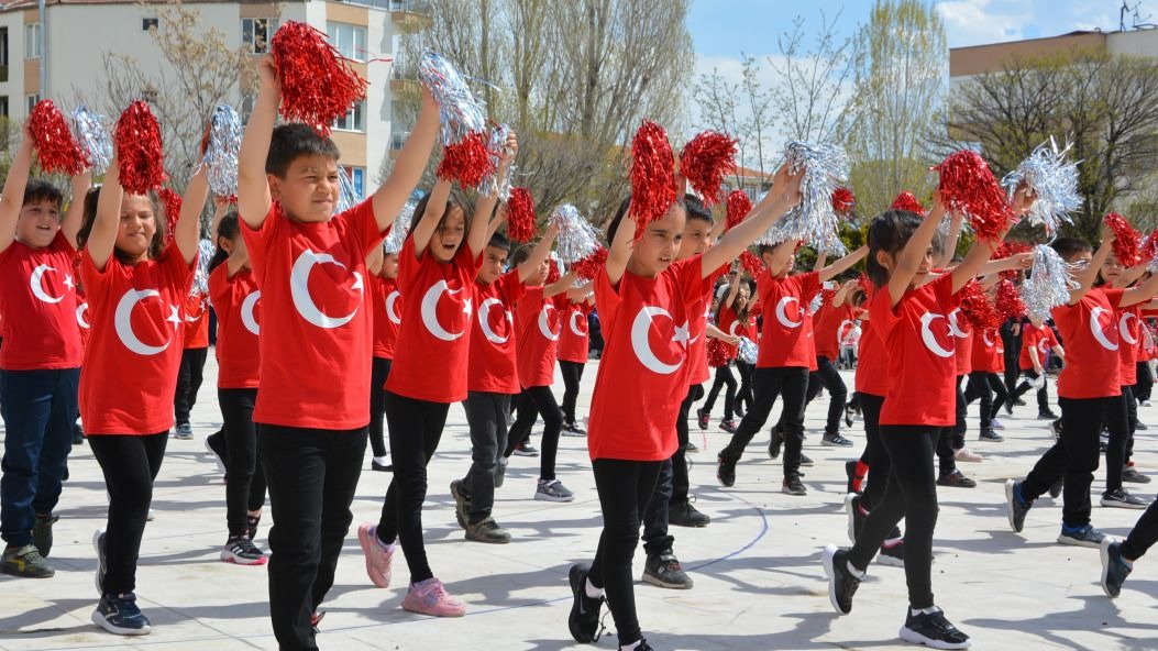 Antalya'da 23 Nisan coşkusu