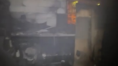 Mersin'de 3 çocuklu annenin yaşadığı ev yandı