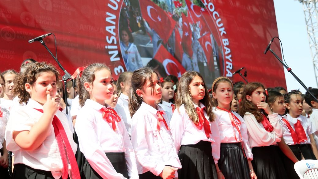 Antalya'da 23 Nisan coşkusu