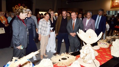 Antalya'da galeri sanat fuarına dönüştü