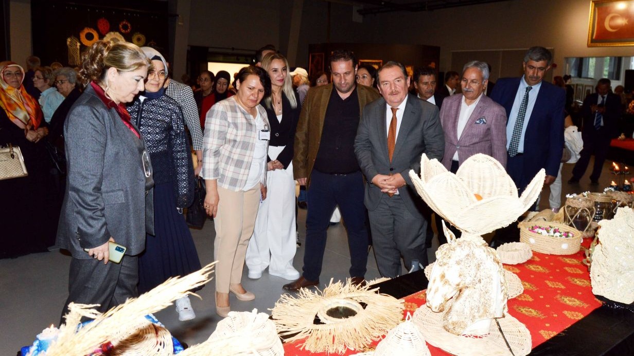 Antalya'da galeri sanat fuarına dönüştü