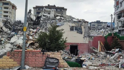 Toplumsal hafızayı diri tutan tanıklık süreci; deprem belgeselleri