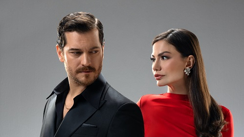 Eşref Rüya, Demet Özdemir'in şarkılarıyla gündem olmaya devam ediyor
