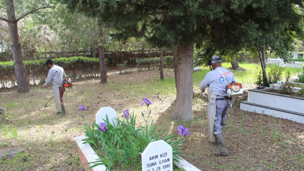 Antalya Büyükşehir Belediyesi Mezarlıklarda Bakım Onarım Çalışması Başlattı