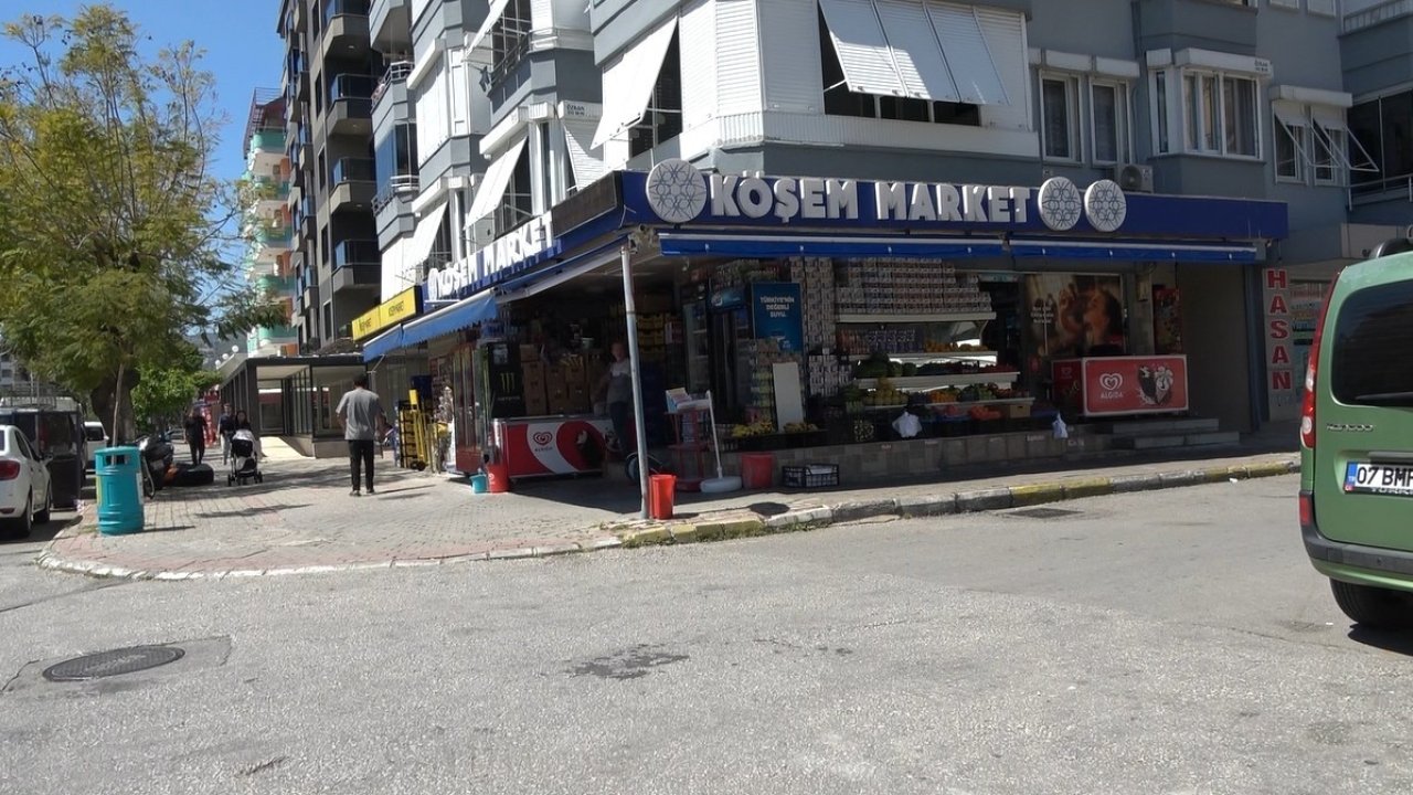 Alkol şişelerini poşete atıp sırra kadem bastı