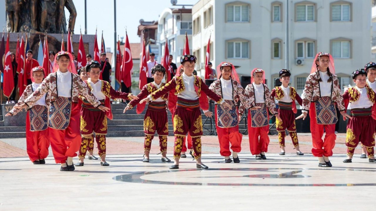 Antalya’da 23 Nisan sevinci