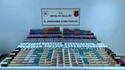 Antalya’da elektronik sigara ve kaçak tütün operasyonu