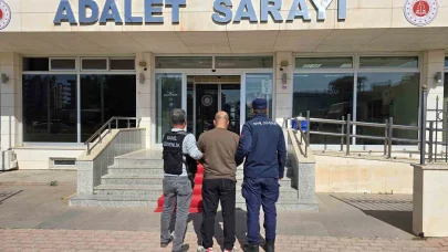 Antalya’da göçmen kaçakçılığı suçundan aranan şahıs yakalandı