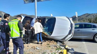 Antalya’da trafik kazası: 2 yaralı