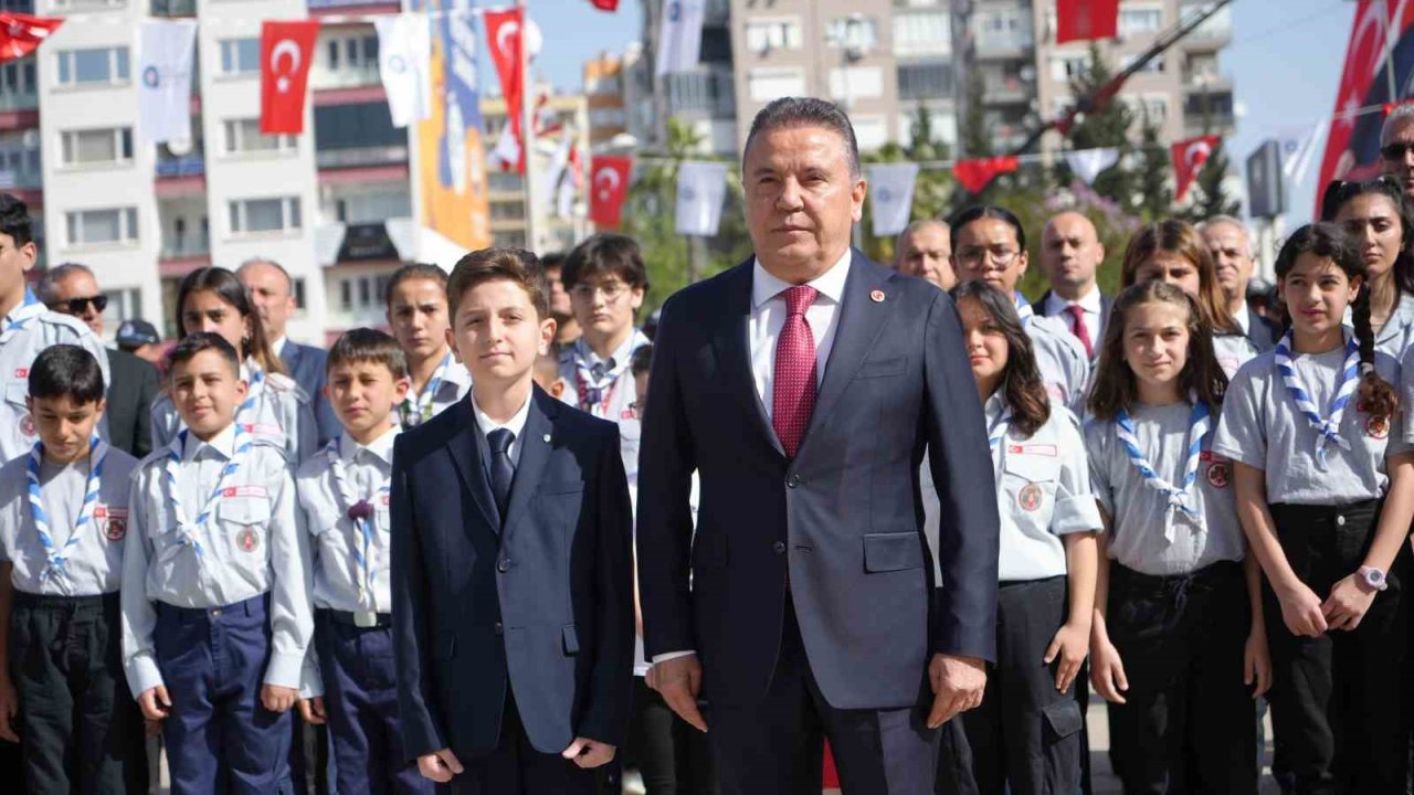 Antalya’nın çocuk başkanından dünya çocuklarına barış çağrısı