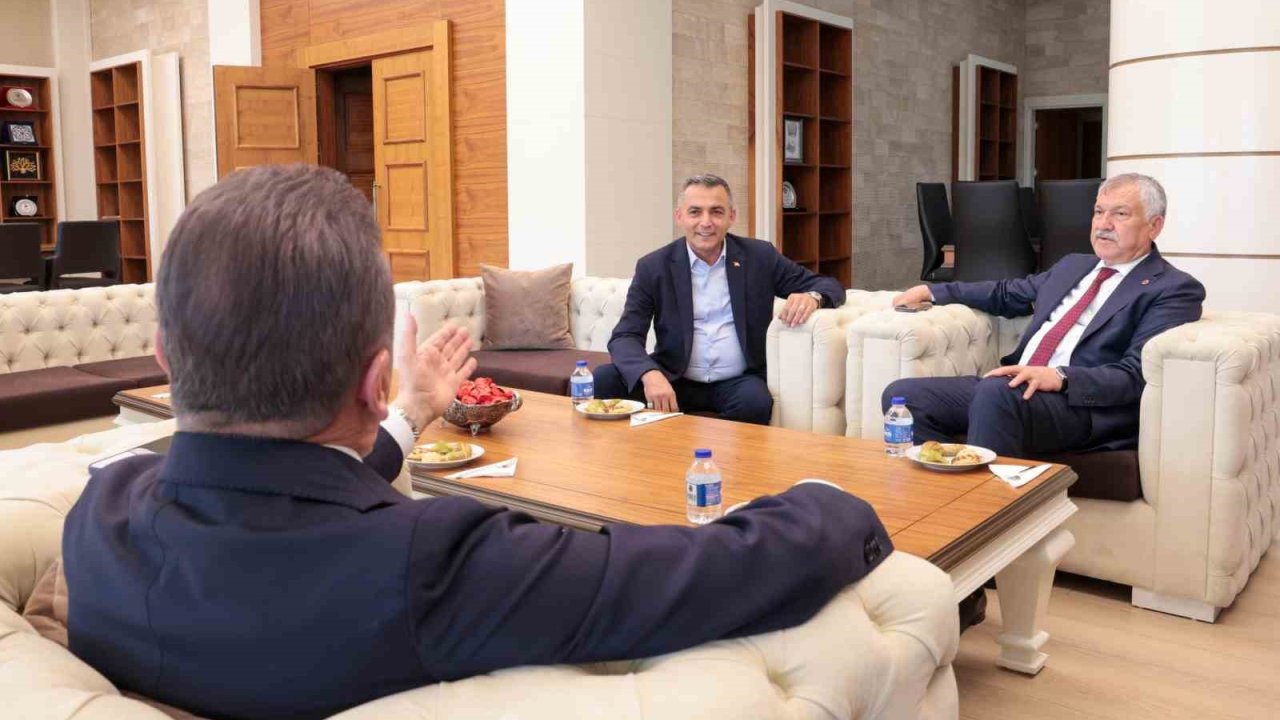 Başkan Nefi Kara ve Manavgat Belediye Başkanı Zeydan Karalar ve Muhittin Böcek Görüşmesi
