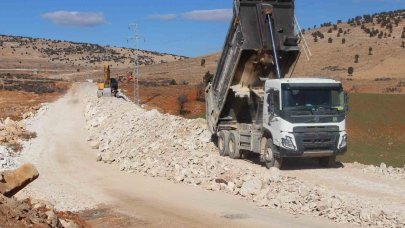 Antalya Büyükşehir’den Korkuteli grup yollarında çalışma