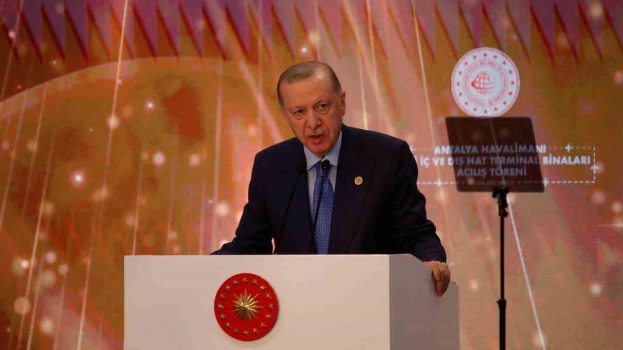 Cumhurbaşkanı Erdoğan: "Batı karşısında eğilip bükülenler, el pençe divan duranlar bizim bu dik duruşumuzu anlayamaz"