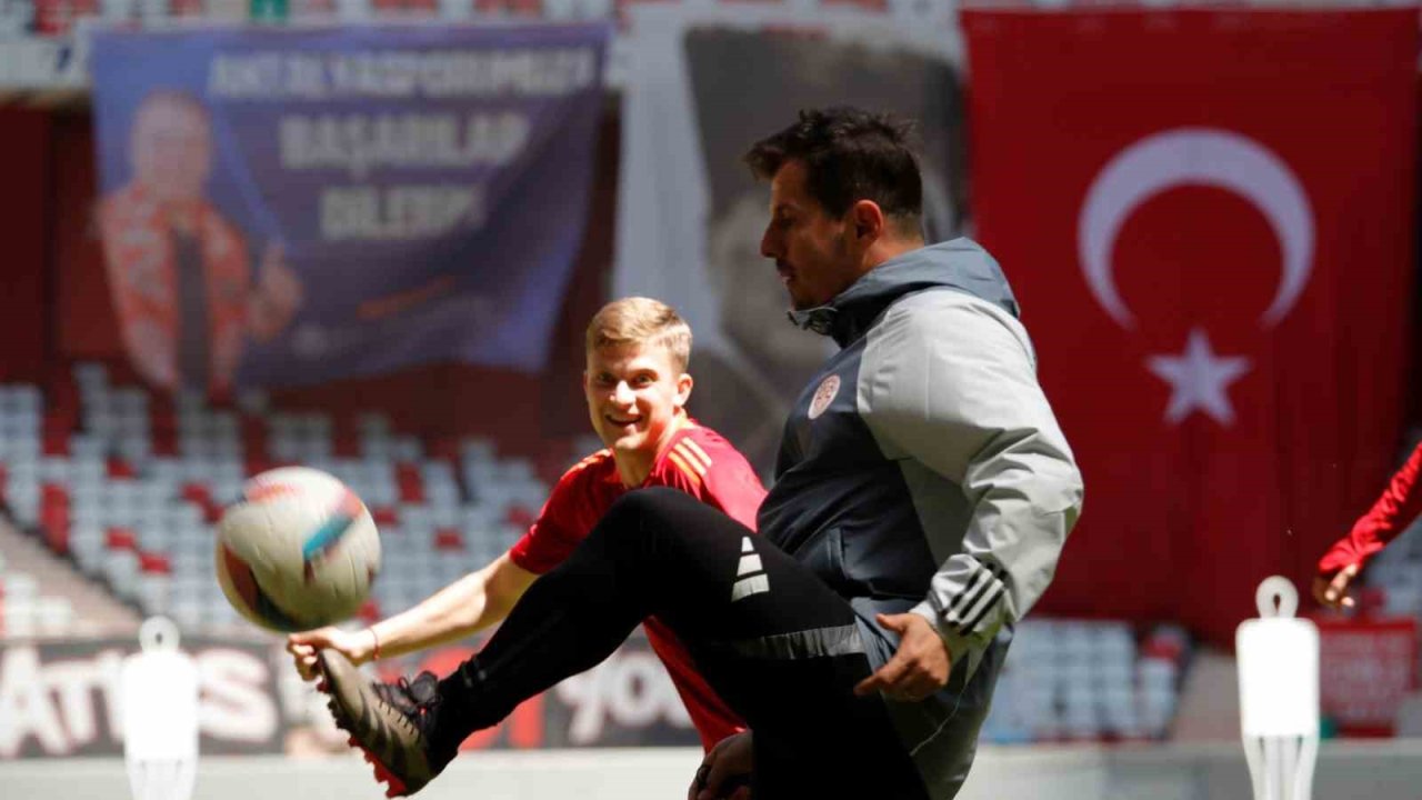 Emre Belözoğlu: "Avrupa’yı konuşmak, Avrupa üzerinden değerlendirmeler yapmak çok gerçekçi değil"