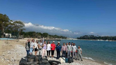 Kemer’de yerleşik yabancılardan temizlik