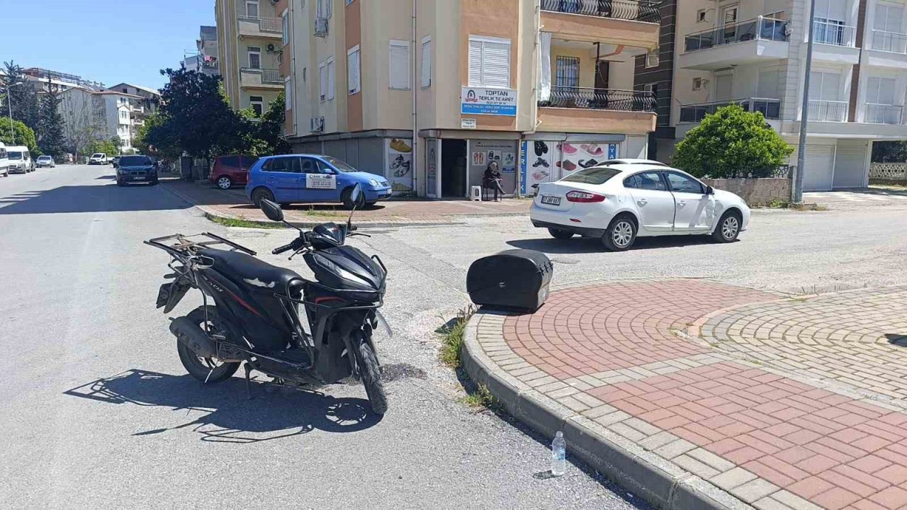 Manavgat’ta motosiklet ile otomobil çarpıştı: 1 yaralı