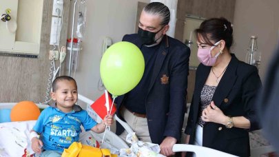MÜSİAD Antalya’dan kanserle mücadele eden çocuklara bayram hediyesi